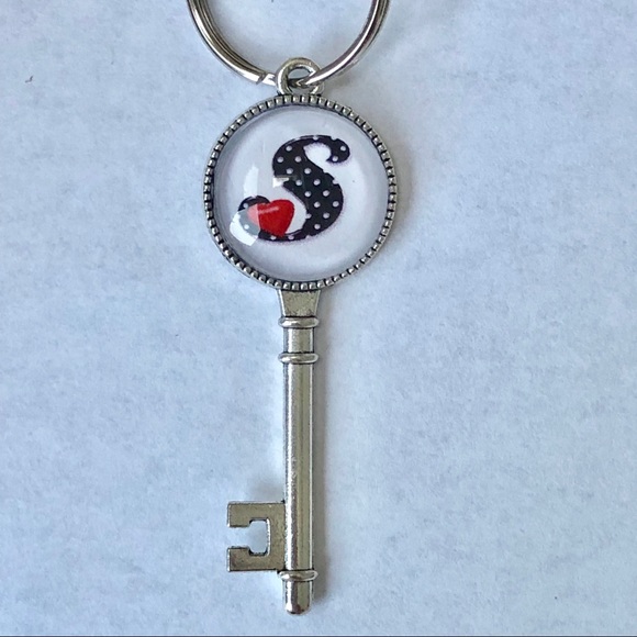 Handcrafted Silver plated key chain letter - Picture 2 of 5
